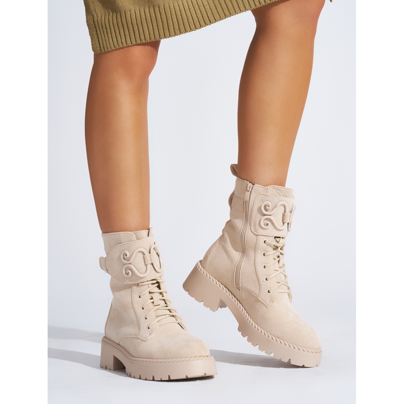 Stivali da lavoro da donna in camoscio beige 1