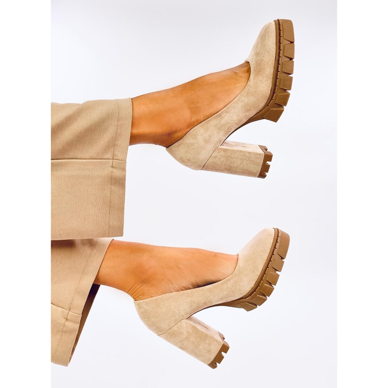 Décolleté con tacco alto e plateau Angela Khaki beige 1