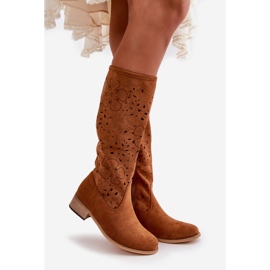 Stivali da donna traforati con tacco basso in ecopelle scamosciata fissati con cerniera Camel Orchidee marrone 1
