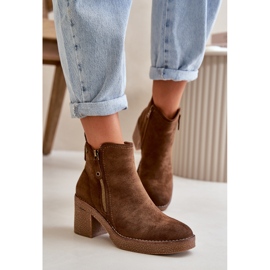 Stivaletti da donna isolanti realizzati in eco pelle scamosciata, Velarilla marrone scuro 2