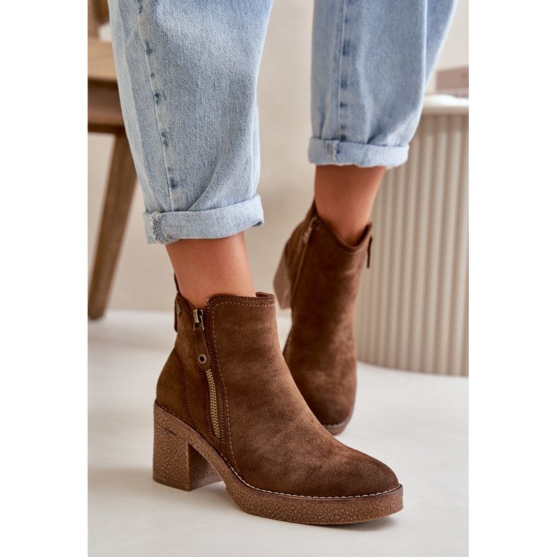 Stivaletti da donna isolanti realizzati in eco pelle scamosciata, Velarilla marrone scuro 2