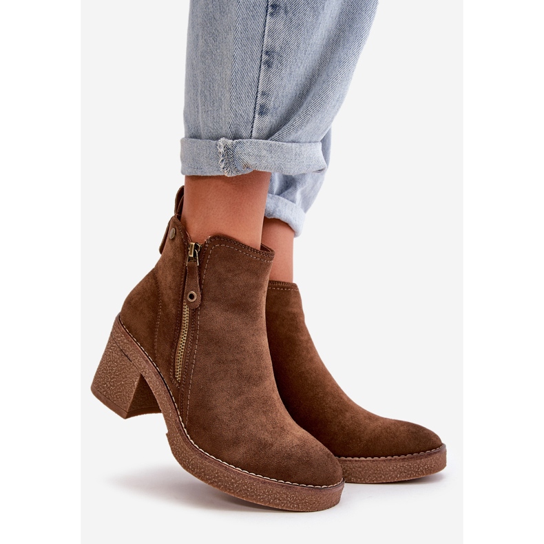 Stivaletti da donna isolanti realizzati in eco pelle scamosciata, Velarilla marrone scuro 1