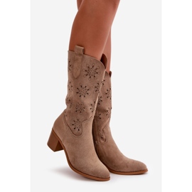 Jezzi Stivali al polpaccio traforati da donna realizzati in ecopelle scamosciata beige Nevilos 1