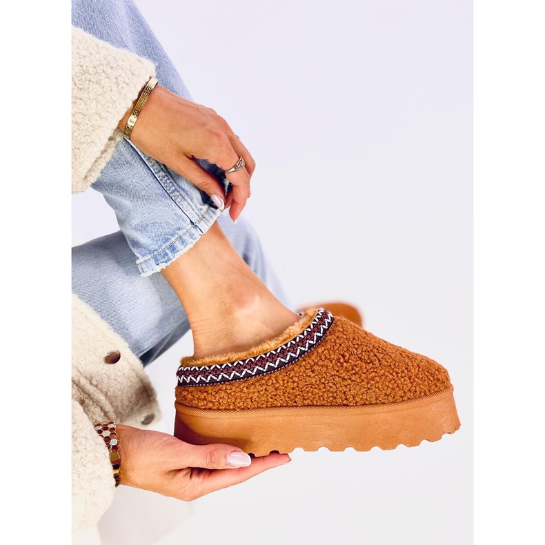 Doposci corti con Lamb Camel marrone 1