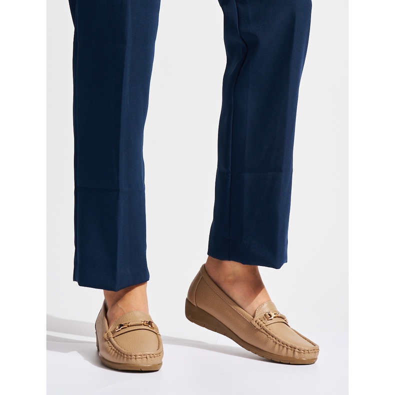 Mocassini da donna beige con decorazione 1