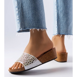 Sandali con zeppa color argento di Elitha 1