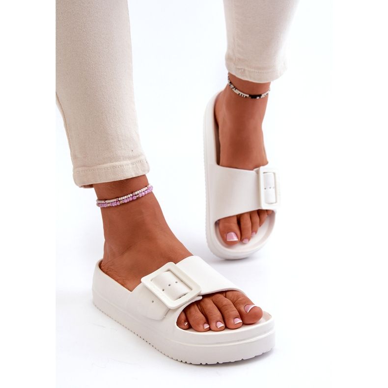 Schede di schiuma da donna sulla piattaforma con fibbia bianca NN274A661 Big Star bianco 1