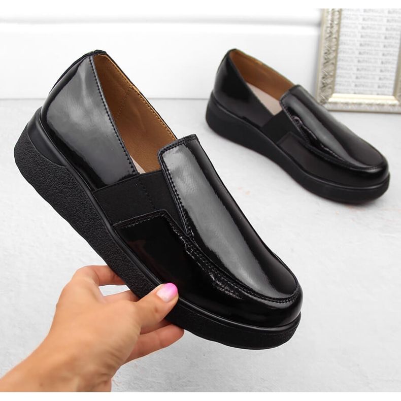Scarpe slip-on nere da donna in pelle verniciata T.Sokolski J24-440 nero 2