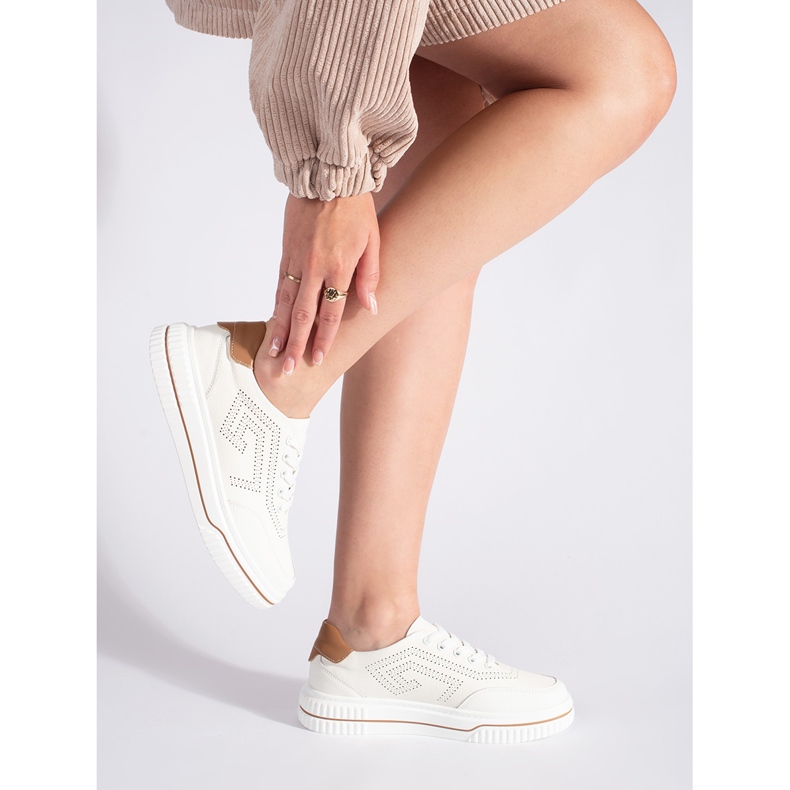 Scarpe sportive bianche in pelle traforata bianco 1