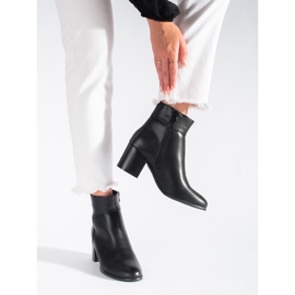 Stivaletti neri sul post di Sergio Leone nero 2