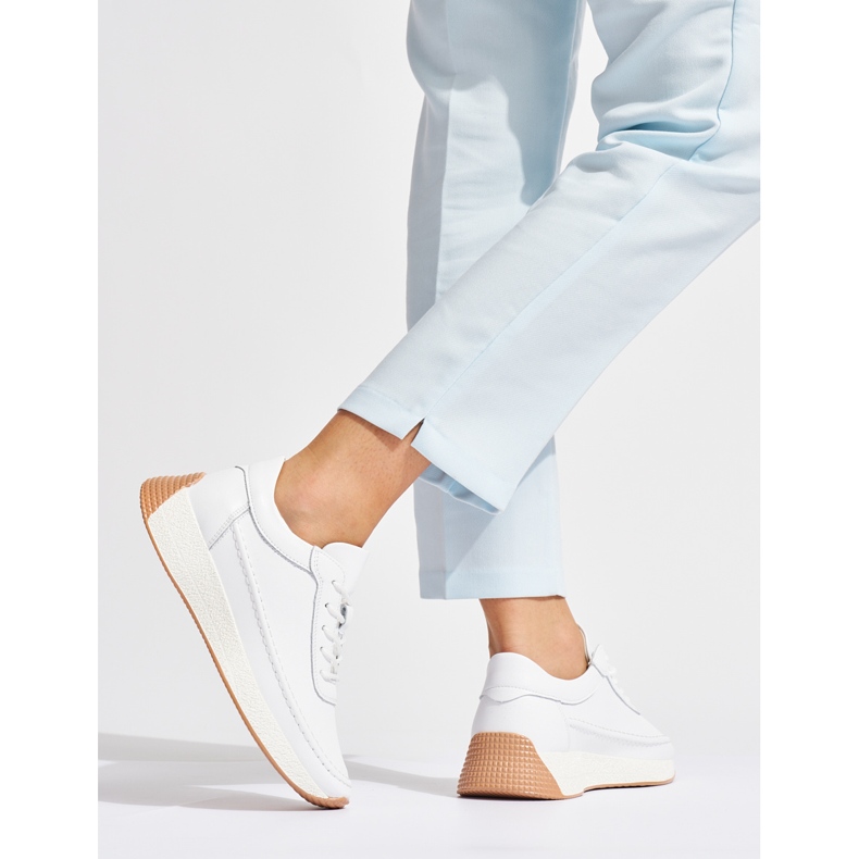 Sergio Leone Scarpe sportive da donna bianche in pelle traforata bianco 1