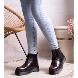 Stivali con plateau bordeaux di Lessaya rosso 1