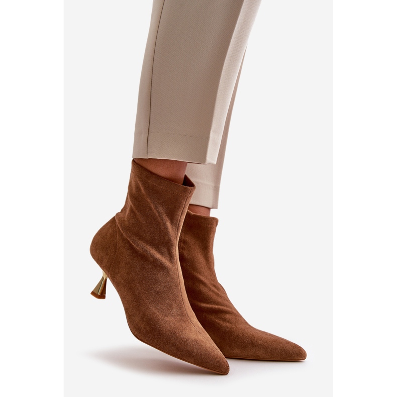 Stivali con tacco alto da donna in eco pelle scamosciata con punta a punta Irithare color cammello marrone 1