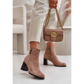 Stivali da donna isolati in ecopelle scamosciata con tacco alto, fissati con cerniera, Erillia marrone beige 2