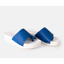 Inna Sabot Monferrato con zeppa blu navy 2