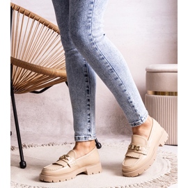 Scarpe beige con fibbia dorata di Anielania 2
