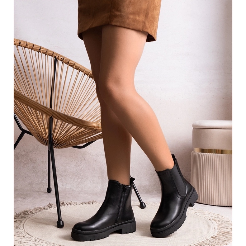 Stivaletti slip-on classici isolati neri di Edina nero 1