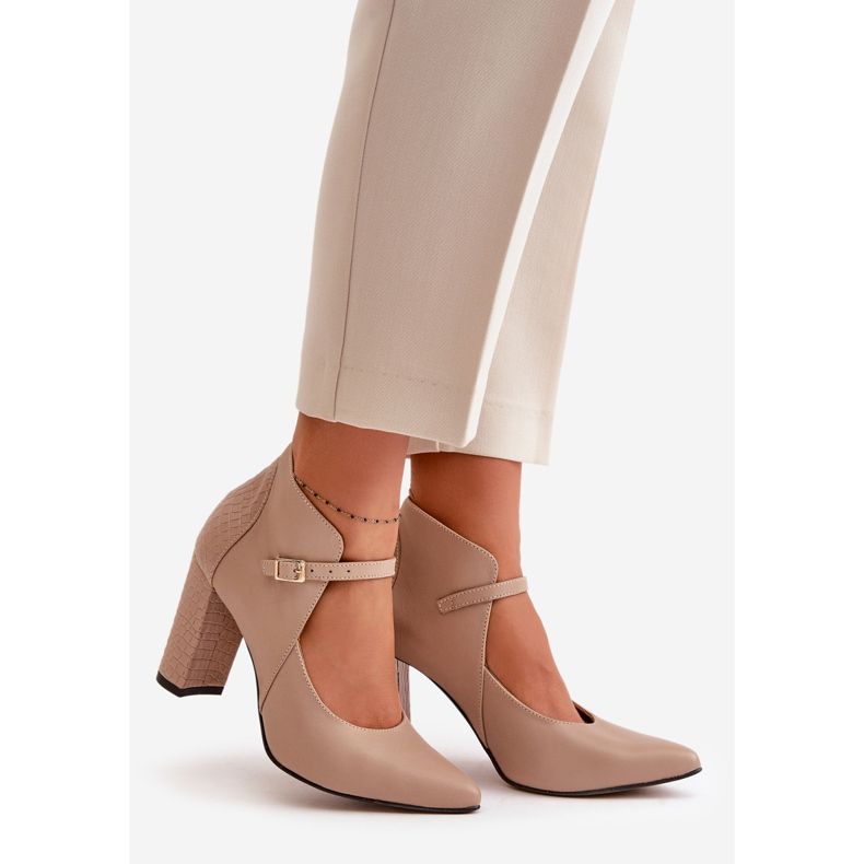Décolleté in pelle con punta appuntita su tacco alto Beige Laura Messi 2832 1