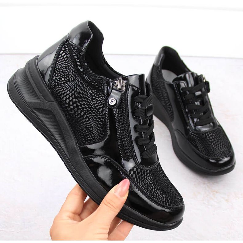 Scarpe con zeppa da donna in pelle nera Filippo DP6352 nero 1