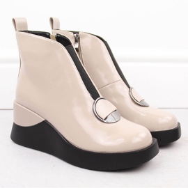 Stivali con zeppa da donna in vernice D&amp;A S.Barski Collezione Premium MR880-136 beige 2