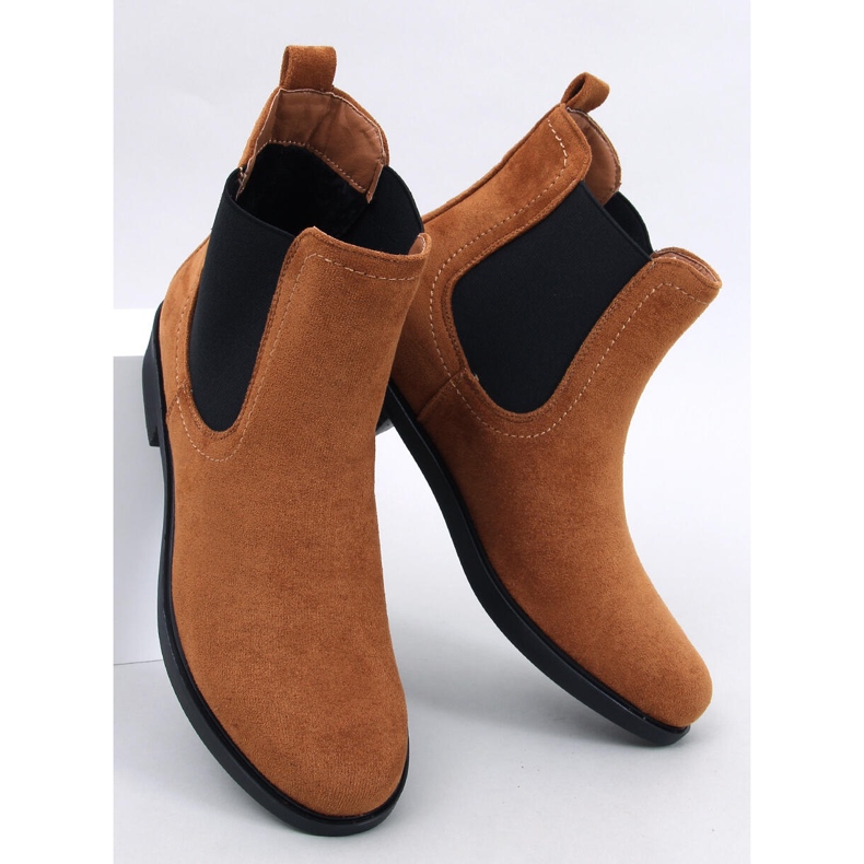 Stivaletti Chelsea in pelle scamosciata con gomma Terra Camel marrone 1