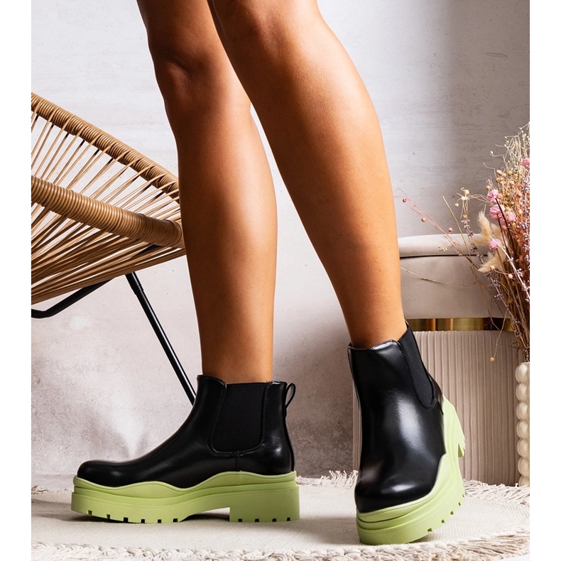 Stivaletti neri su plateau Gaffney verde nero 1