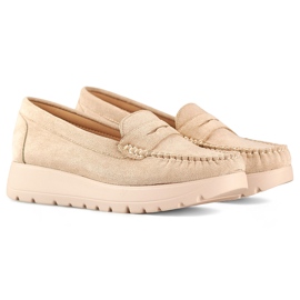 Comodi mocassini da donna beige con suola spessa e sottopiede in pelle 1