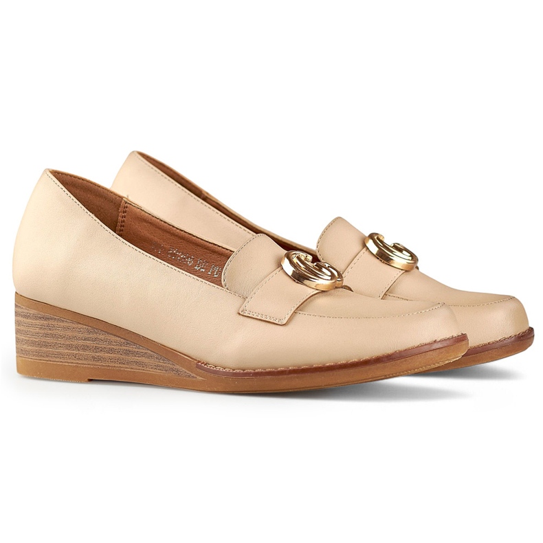 Scarpe da donna beige con zeppa bassa 1