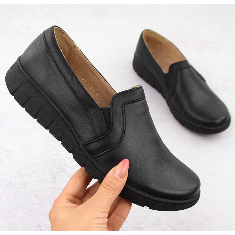 Scarpe comode da donna in pelle nera Helios 430 nero 1