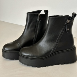 Stivali da donna isolanti con zeppa e plateau, pelle naturale, nero Vinceza 58340 2