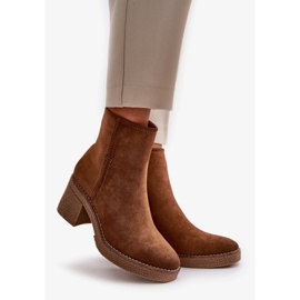 Stivali da donna con tacco alto isolati in ecopelle scamosciata Khaki Arkesia marrone 1