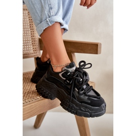 Sneaker sportive femminili su un'enorme suola nera nero 2