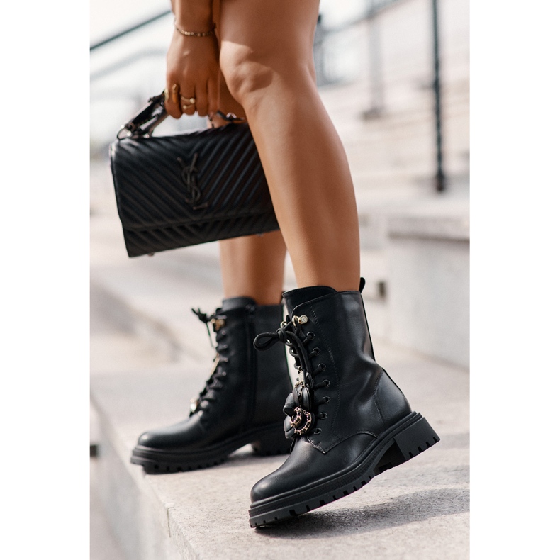 Stivali Worker Da Donna In Eco Pelle Con Spille Nero Rianael 2