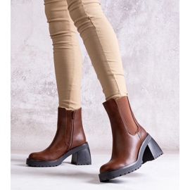 Stivaletti da donna marroni realizzati in ecopelle Ariane marrone 2
