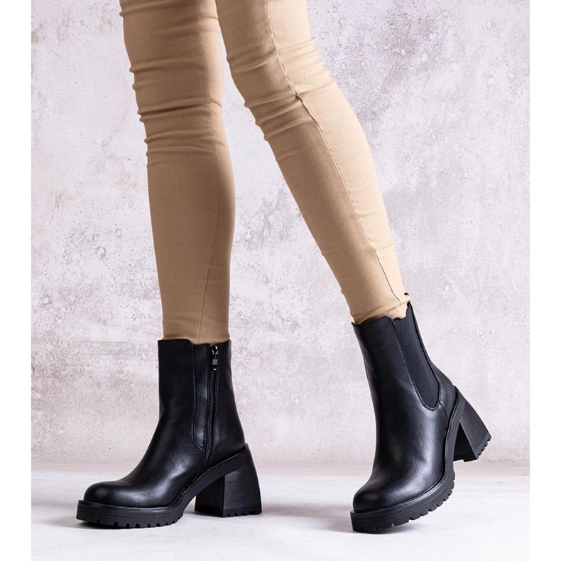 Stivaletti neri da donna realizzati in ecopelle Ariane nero 2