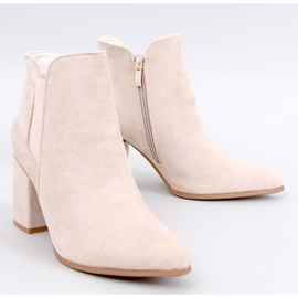 Stivali Croix Beige con tacco alto e punta smussata 1