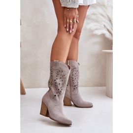 Stivali a metà polpaccio traforati su tacco alto in pelle scamosciata Lewski 3609 Cappuccino beige 2