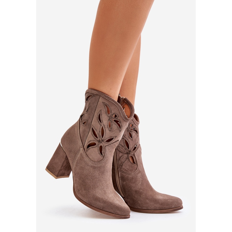 Stivaletti in pelle scamosciata traforata Lewski 3629 Beige scuro 1