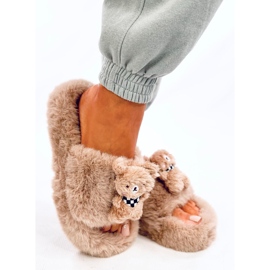 Pantofole in pelliccia Bando Khaki con orsetto beige 1