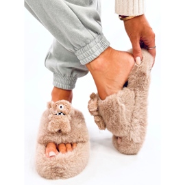 Pantofole in pelliccia Bando Khaki con orsetto beige 2