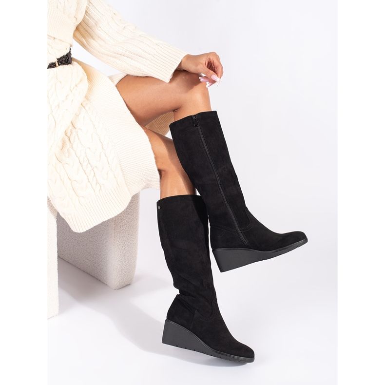 Stivali con zeppa da donna in camoscio nero 1
