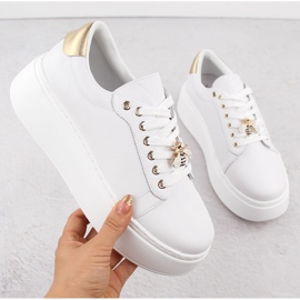 Scarpe sportive in pelle su plateau, bianco Vinceza 89101 1
