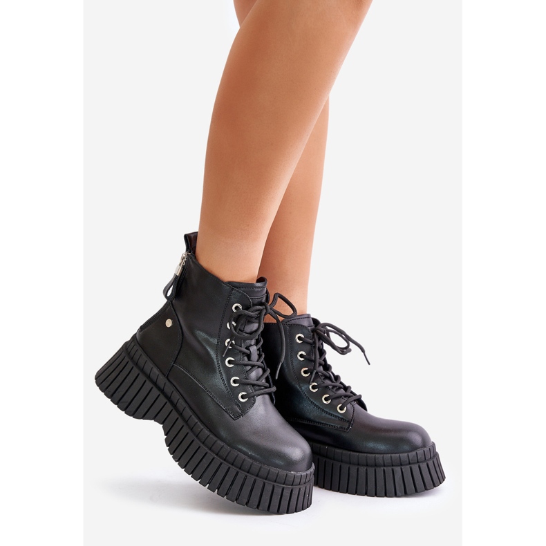 Stivaletti Trapper in pelle isolati su suola massiccia GOE OO2N4126 Nero 1