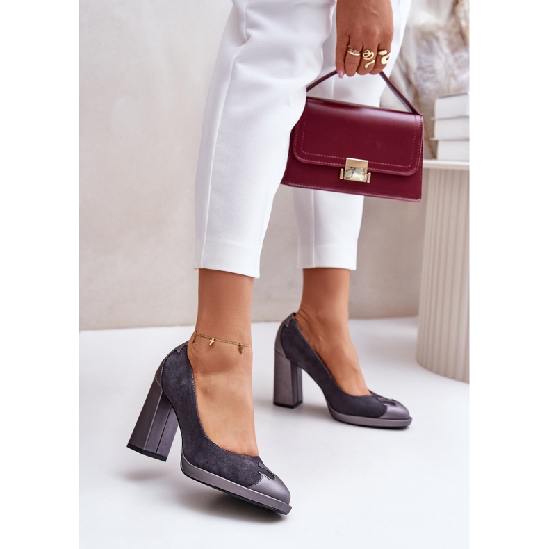 Décolleté con tacco alto in pelle scamosciata Laura Messi 2702 Grigia grigio 2