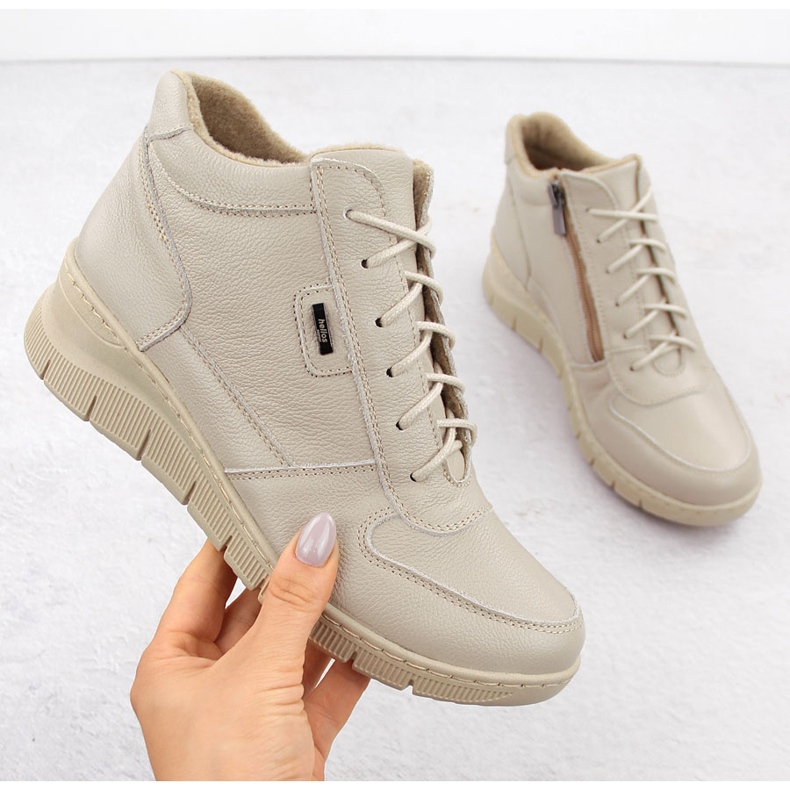Comodi stivaletti da donna in pelle con zeppa ekri Helios 543 beige 1