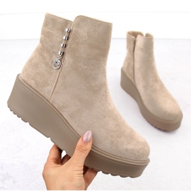 Stivaletti da donna in pelle scamosciata su spessa piattaforma, beige Potocki 11305 1