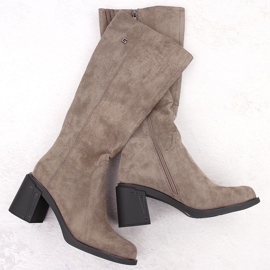 Stivali da donna in pelle scamosciata con tacco color kaki Potocki 60314 verde 1