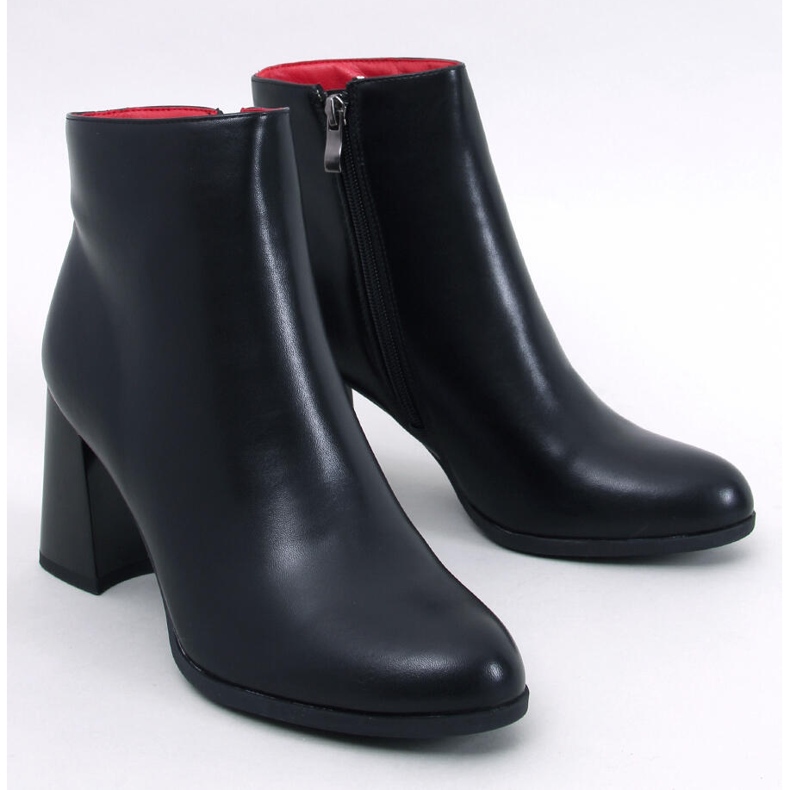 Stivaletti in pelle pieno fiore Tanna Black con tacco stabile nero 1
