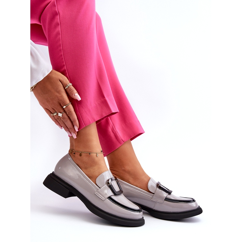 Mocassini in pelle verniciata da donna Vinceza, grigio 7