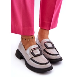 Mocassini in pelle verniciata da donna Vinceza, grigio 4